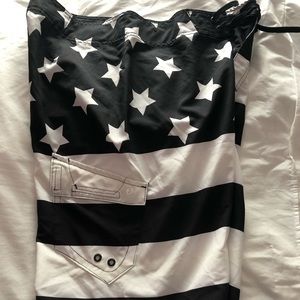 Hang Ten black and white American flag board short
